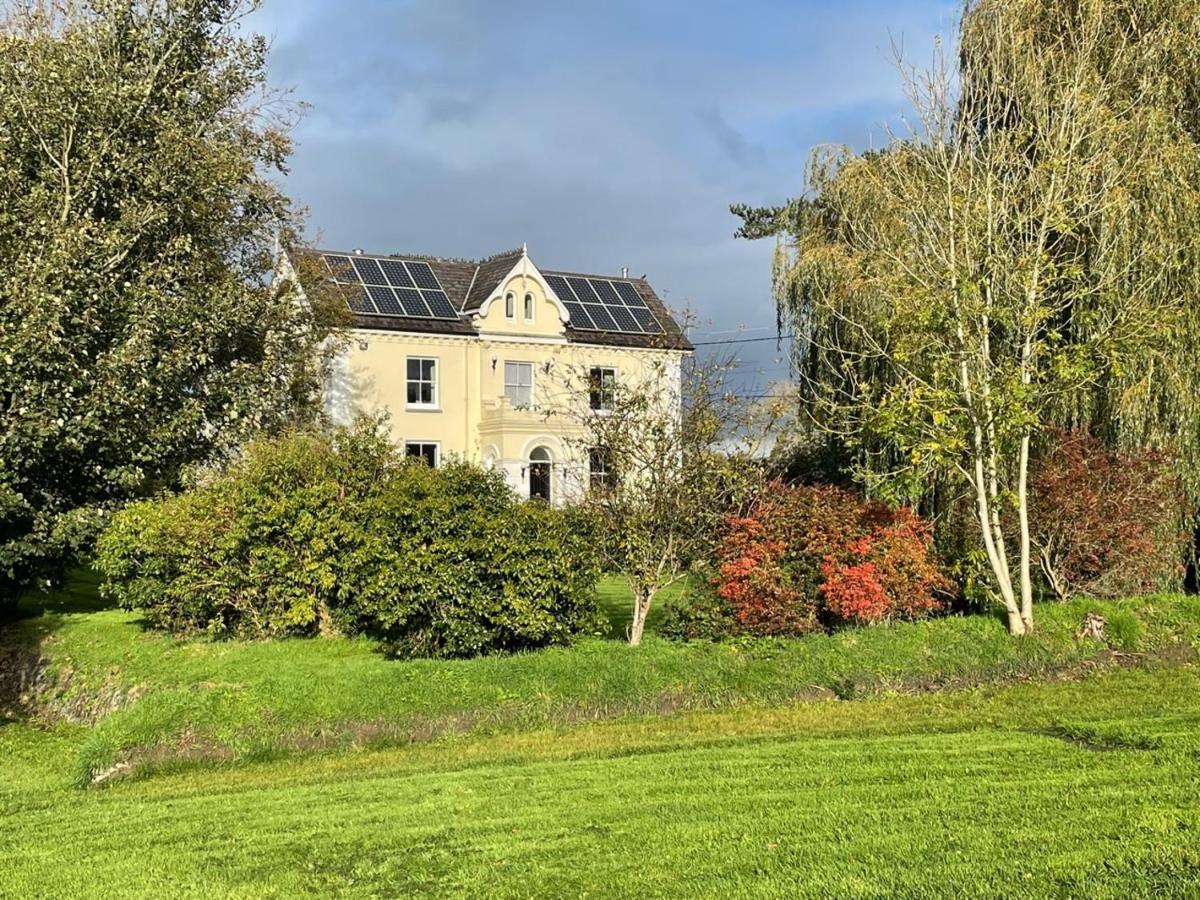Caemorgan Mansion Hotel Cardigan Luaran gambar